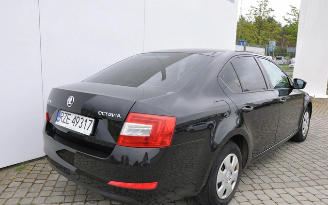 Skoda Octavia cena 37500 przebieg: 202252, rok produkcji 2016 z Łuków małe 67